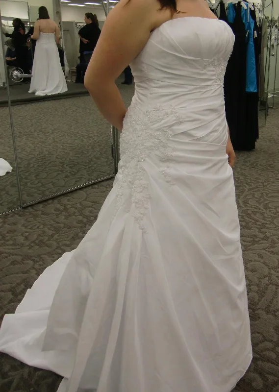 Closeout David's Bridal 9T9579