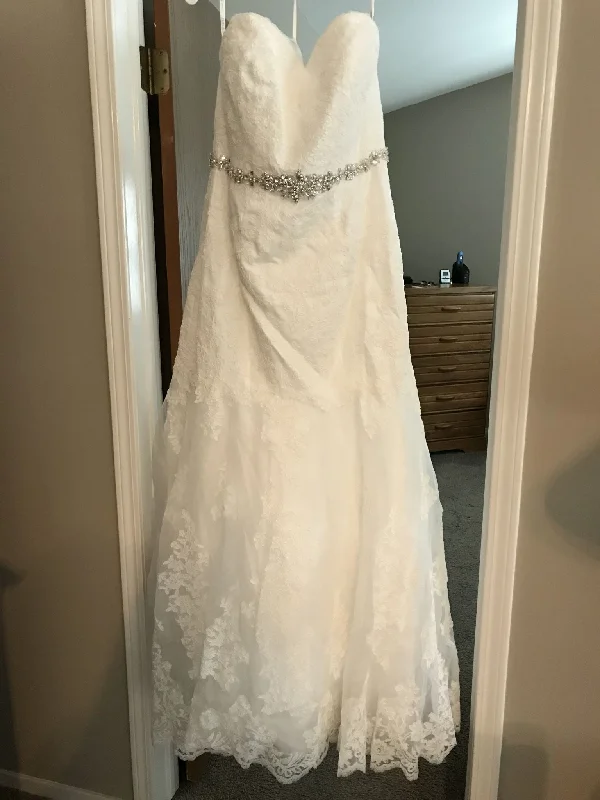 Don't Miss David's Bridal 9V3680