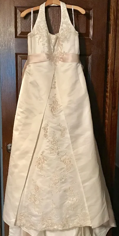 Deal of the Week David's Bridal 9T9218