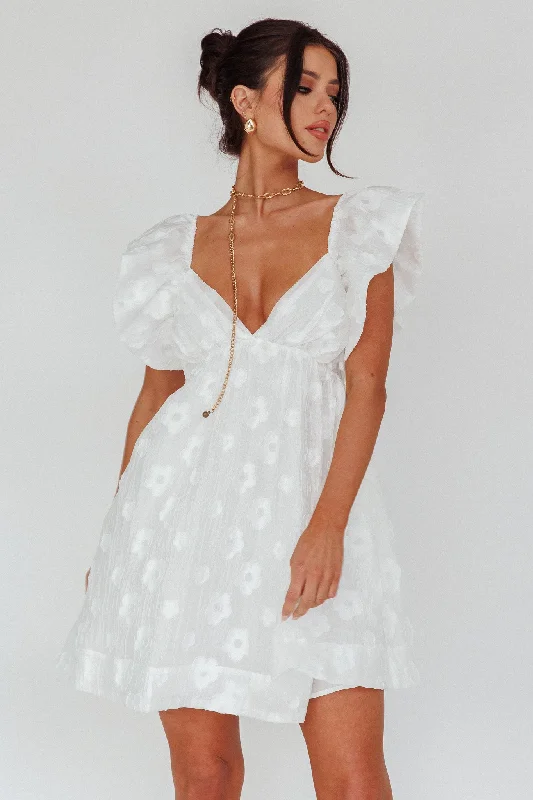 Unmissable Offer Melrose Place Floral Textured Frill Dress White