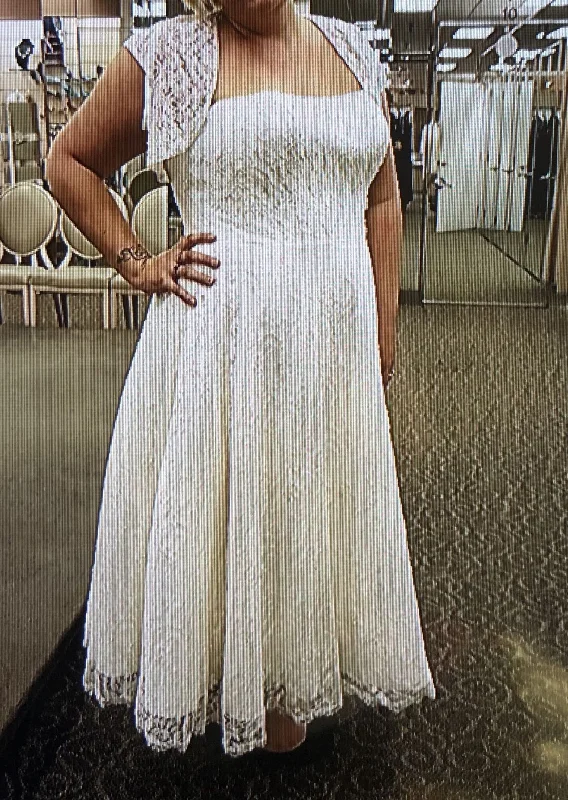 Steals and Deals David's Bridal 9T9948