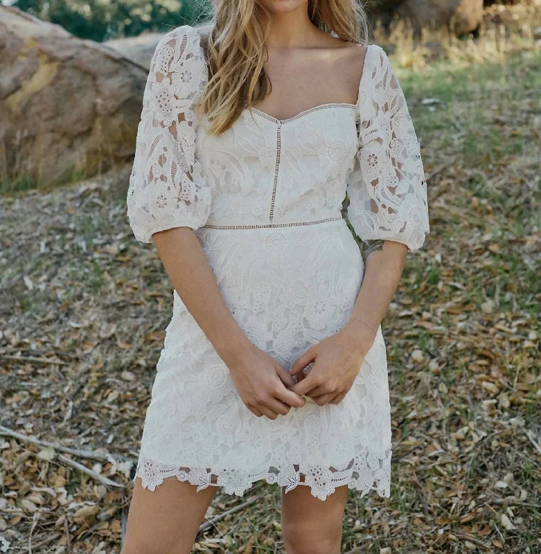 Hurry In Elaine Floral Dress in White