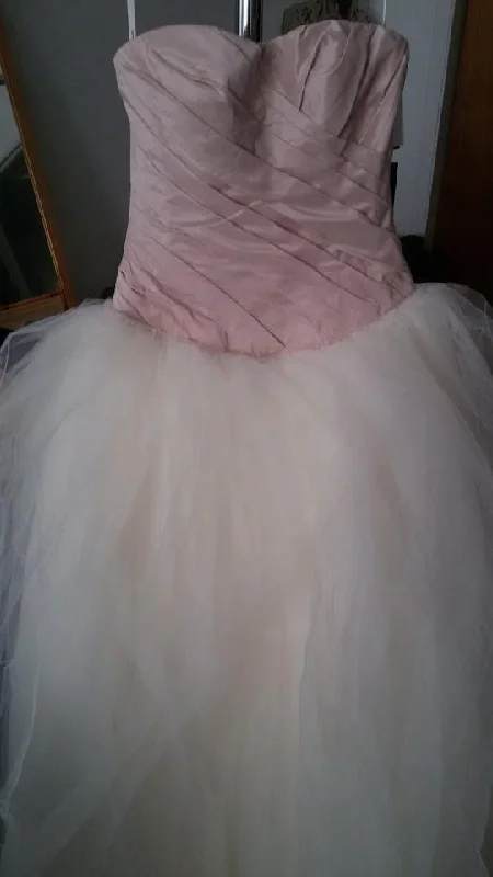 Deal Explosion Vera Wang Ball Gown with Asymmetrically Draped Bodice Style