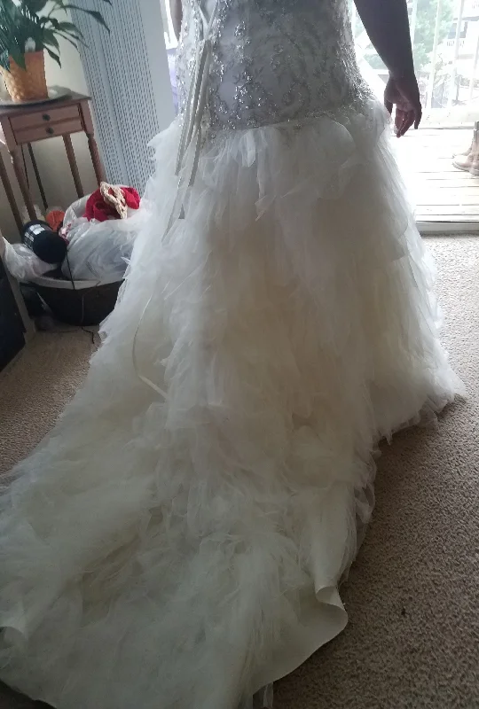 Act Fast David's Bridal 9V3665