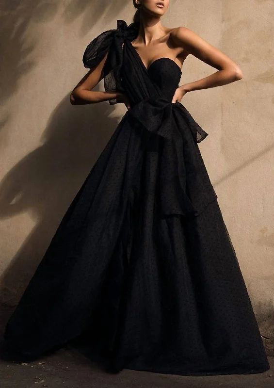 Crazy Deals Le Parfum Dot Ballgown in Black