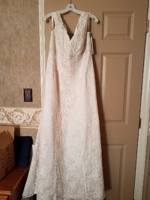 Limited Availability David's Bridal 9T9612
