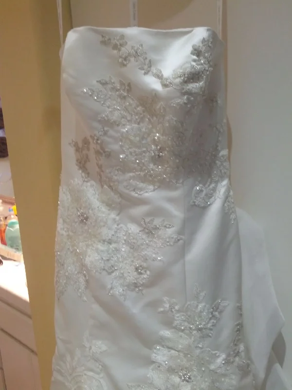Savings Spectacular Oleg Cassini CKP533