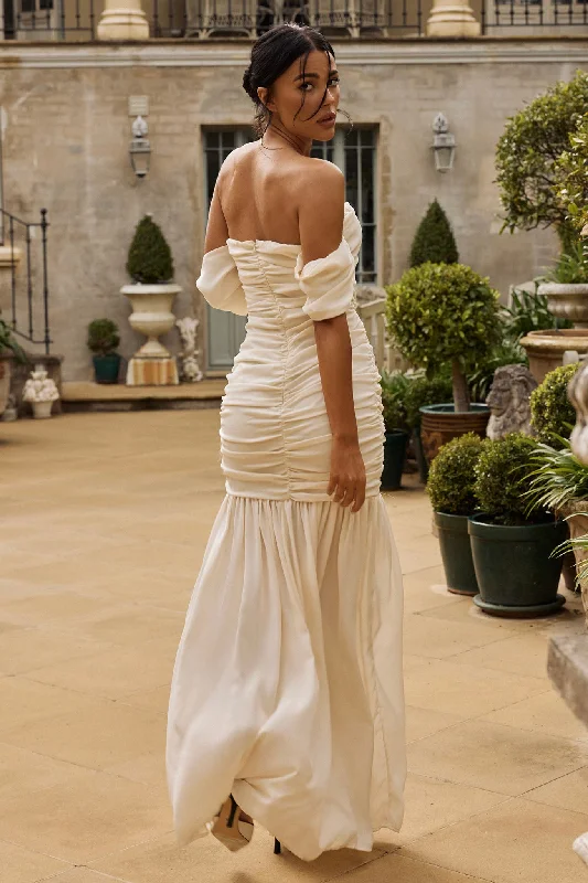 Massive Deals Dalisha Off Shoulder Ruched Maxi Dress Cream