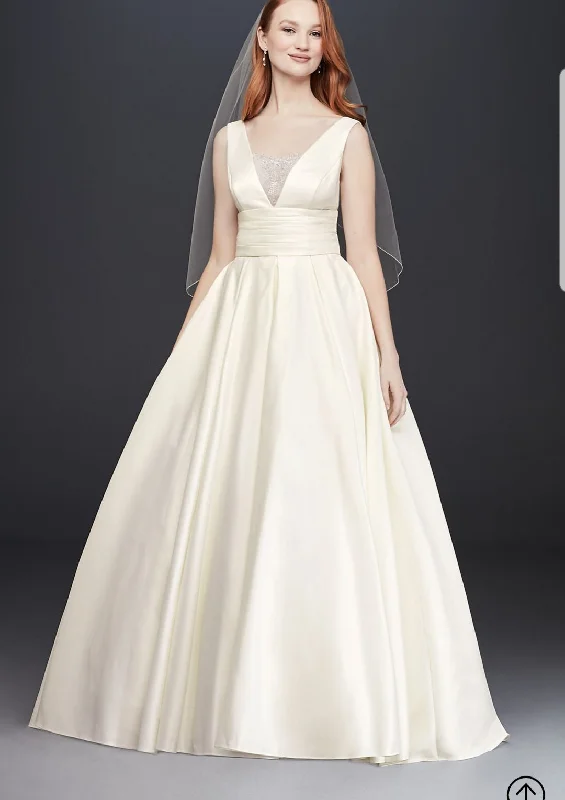 Closeout Sale David's Bridal 9V3848