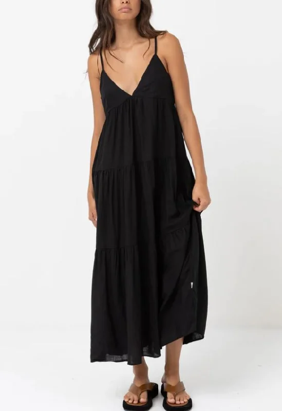 Value Deals CLASSIC TIERED MIDI DRESS