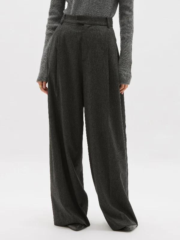 Seasonal Sale tailored pleat front pant